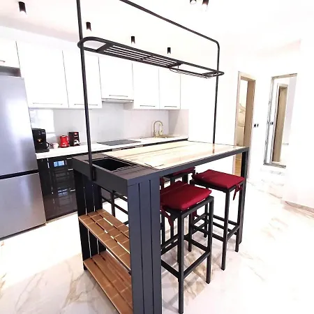 Luxury Bonaca Κόρτσουλα